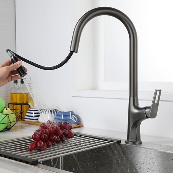 Kitchen Sink s, Soild Brass Kitchen s with 2 Function Pull Down Sprayer 360° Rotation Single Handle Single Hole Kitchen Mixer Tap, Hot and Cold Water Adjustable,Black
