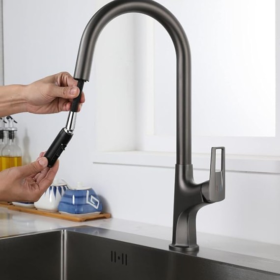 Kitchen Sink s, Soild Brass Kitchen s with 2 Function Pull Down Sprayer 360° Rotation Single Handle Single Hole Kitchen Mixer Tap, Hot and Cold Water Adjustable,Black
